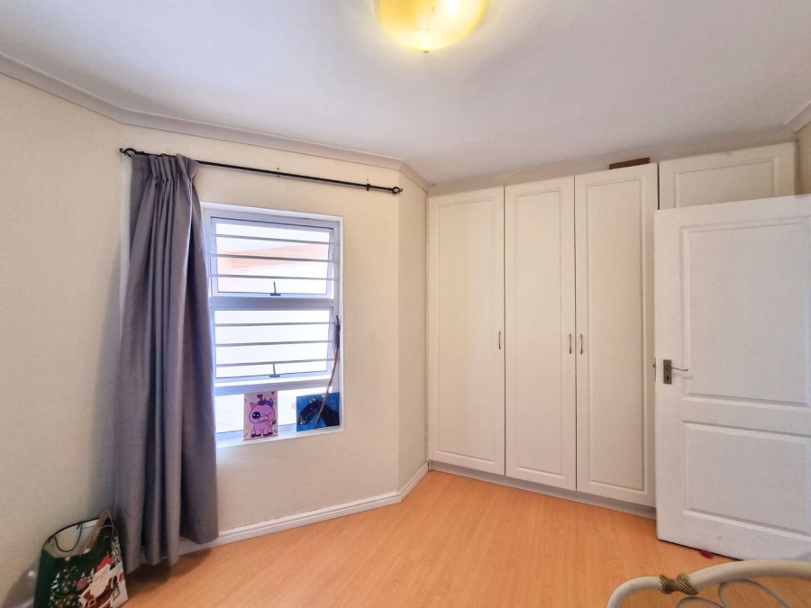 5 Bedroom Property for Sale in Chanteclair Western Cape